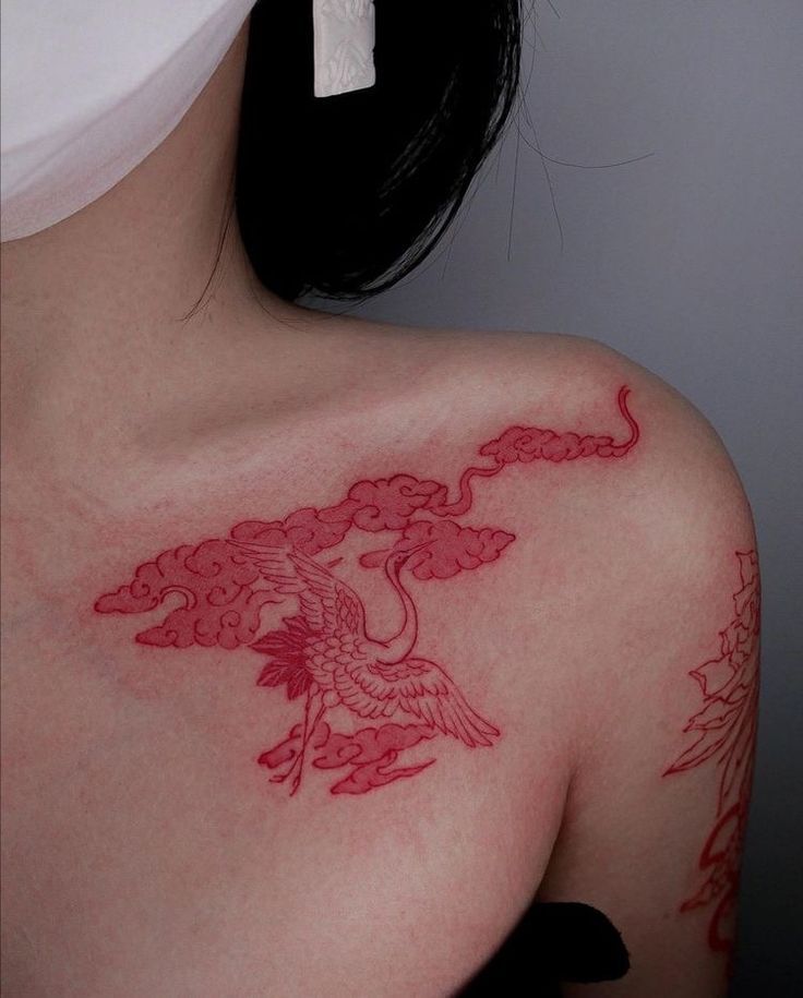 tattoo con hạc mực đỏ cực đẹp tattoo con hạc mực đỏ cực đẹp