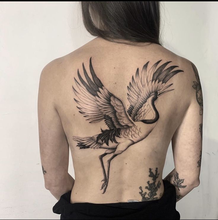 tattoo con hạc ở lưng cực chất tattoo con hạc ở lưng cực chất