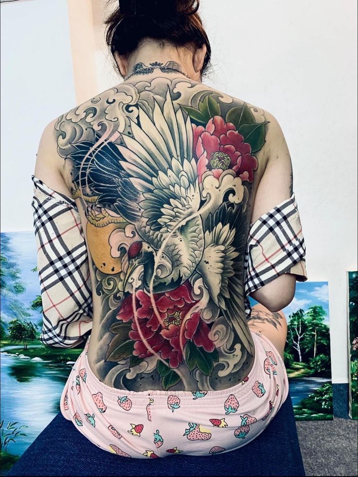 kiểu tattoo con hạc full lưng cực chất kiểu tattoo con hạc full lưng cực chất