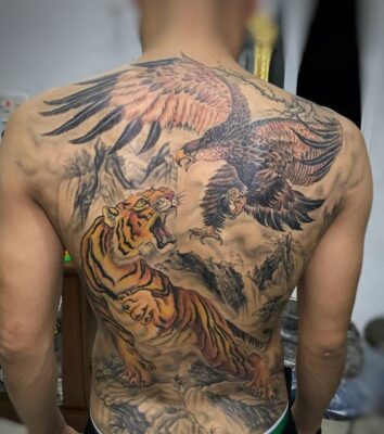 Hình xăm đoàn tụ siêu anh hùng sắc nét dành cho khách hàng Top 30 hình xăm anh hùng tương ngộ đầy mạnh mẽ và quyền lực - Genztattoo