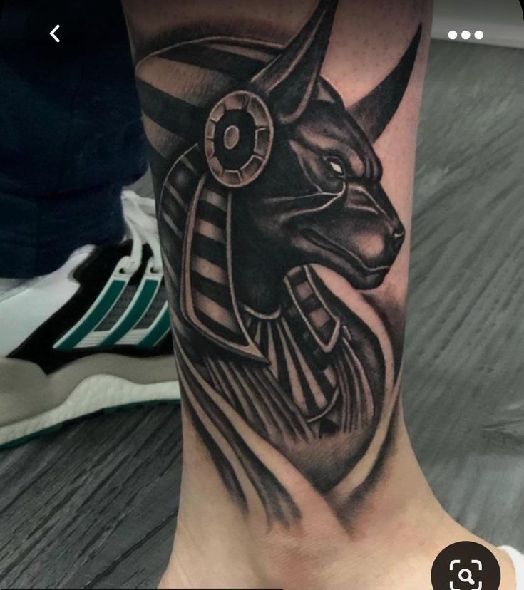 tattoo anubis siêu xinh ở chân tattoo anubis siêu xinh ở chân