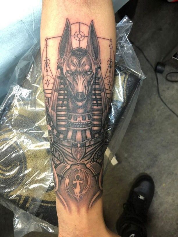 tattoo anubis ở cánh tay tattoo anubis ở cánh tay
