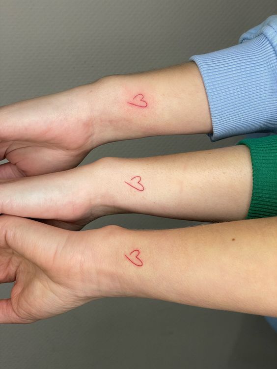 hình xăm trái tim nhỏ cho bạn thân tattoo trái tim mini cho hội bạn thân