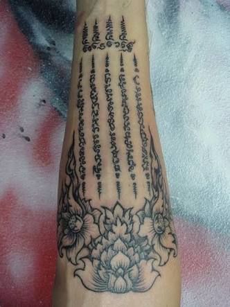 Hình xăm Khmer trên cánh tay Top 444+ hình xăm chữ Khmer cho người thích độc lạ - Genztattoo