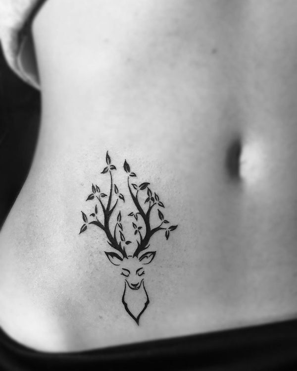 gợi cảm với mẫu tattoo hươu cho chị khách gợi cảm với mẫu tattoo hươu cho chị khách