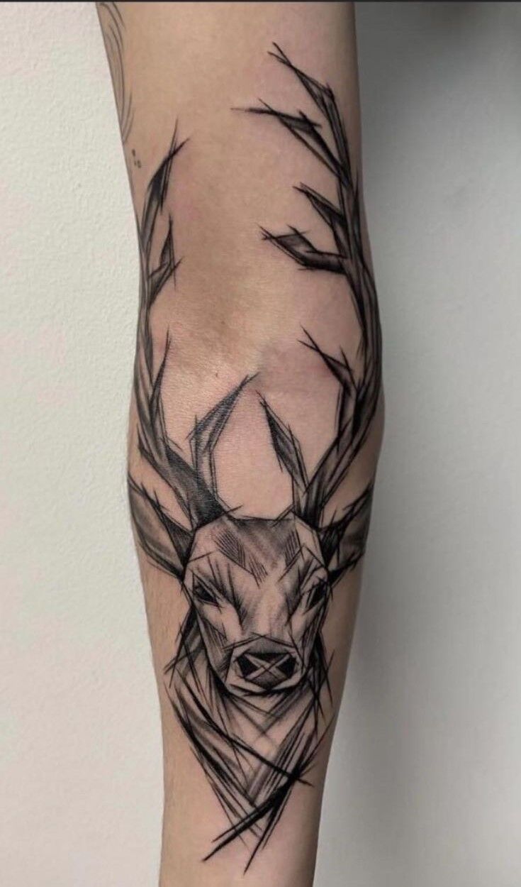 phong cách với kiểu tattoo hươu ở cẳng tay phong cách với kiểu tattoo hươu ở cẳng tay