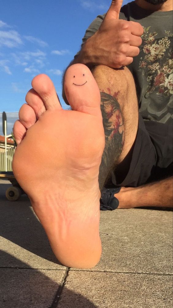 Gợi ý 500+ mẫu hình xăm mặt cười siêu hài hước - Genztattoo