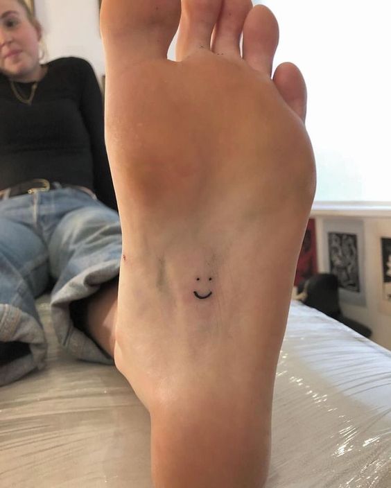 Gợi ý 500+ mẫu hình xăm mặt cười siêu hài hước - Genztattoo