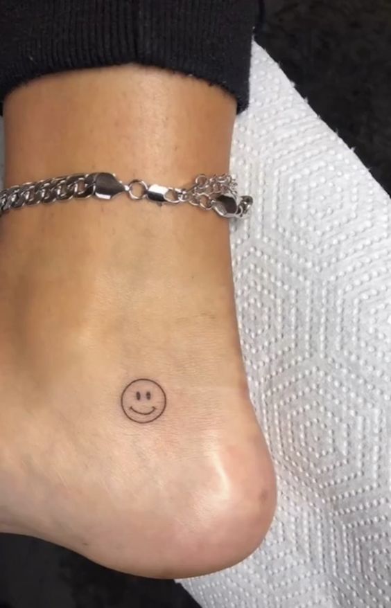 Gợi ý 500+ mẫu hình xăm mặt cười siêu hài hước - Genztattoo