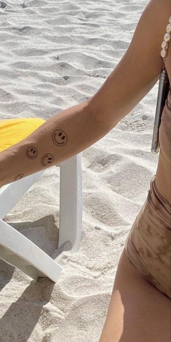 Gợi ý 500+ mẫu hình xăm mặt cười siêu hài hước - Genztattoo