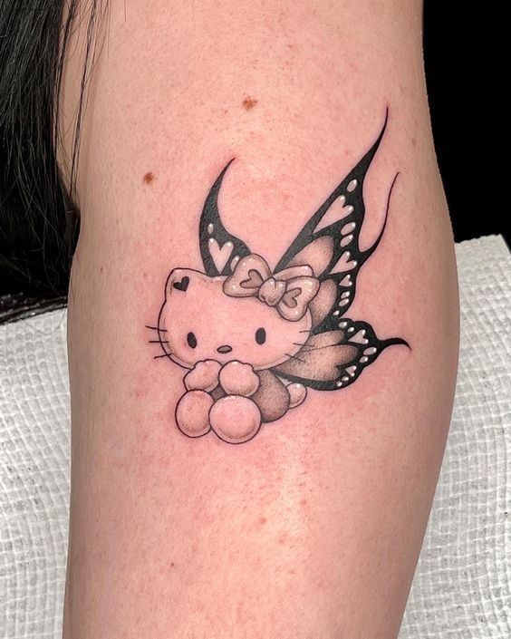 mẫu tattoo hello kitty kết hợp họa tiết cánh bướm