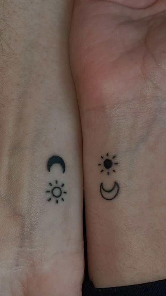 hình xăm mặt trăng và mặt trời trên cổ tay Top 600+ hình xăm couple siêu ngầu và cá tính - Genztattoo