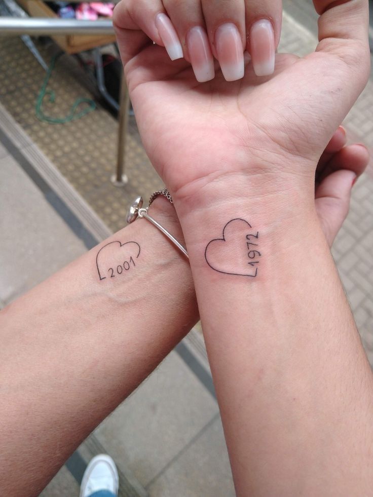 hình xăm trái tim khắc năm sinh cho cặp đôi Top 600+ hình xăm couple siêu ngầu và cá tính - Genztattoo
