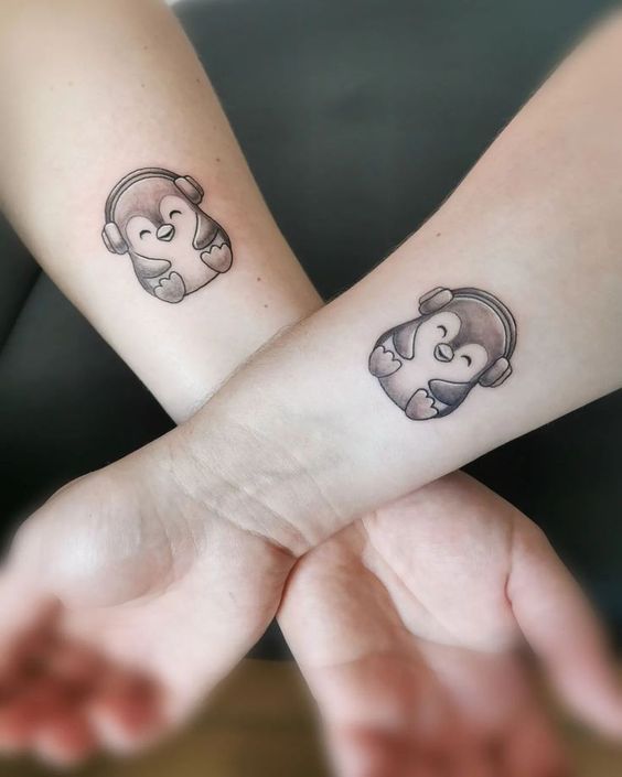 hình xăm chim cánh cụt dễ thương cho các cặp đôi Top 600+ hình xăm couple siêu ngầu và cá tính - Genztattoo