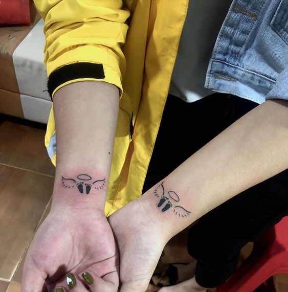 đồ trang trí cổ tay cho các cặp đôi Top 600+ hình xăm couple siêu ngầu và cá tính - Genztattoo