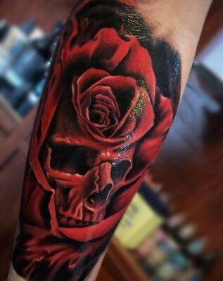 Tattoo hoa hồng đỏ siêu cháy