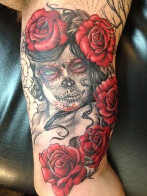 Tattoo hoa hồng đỏ cực lạ
