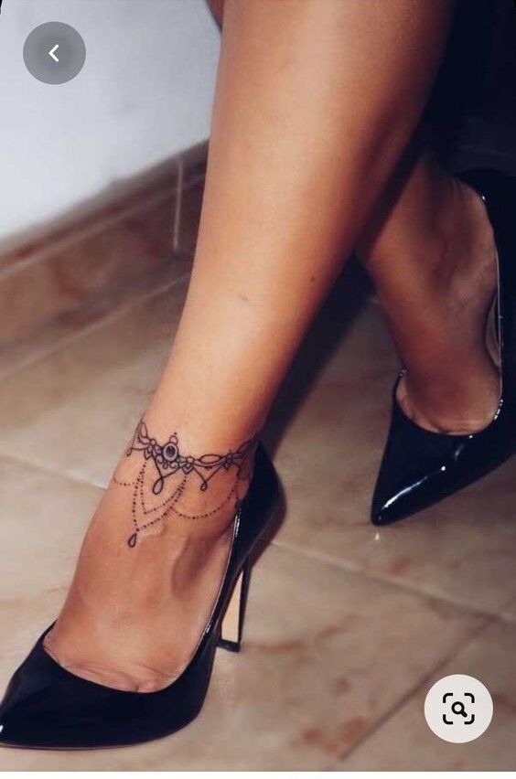 kiểu tattoo lắc chân với họa tiết tinh tế