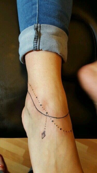 mẫu tattoo lắc chân đầy cá tính