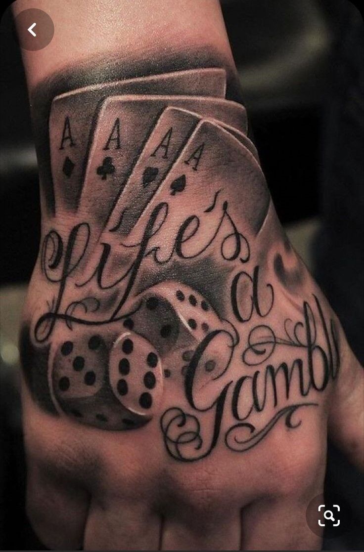 tattoo lá bài ở bàn tay cực ngầu