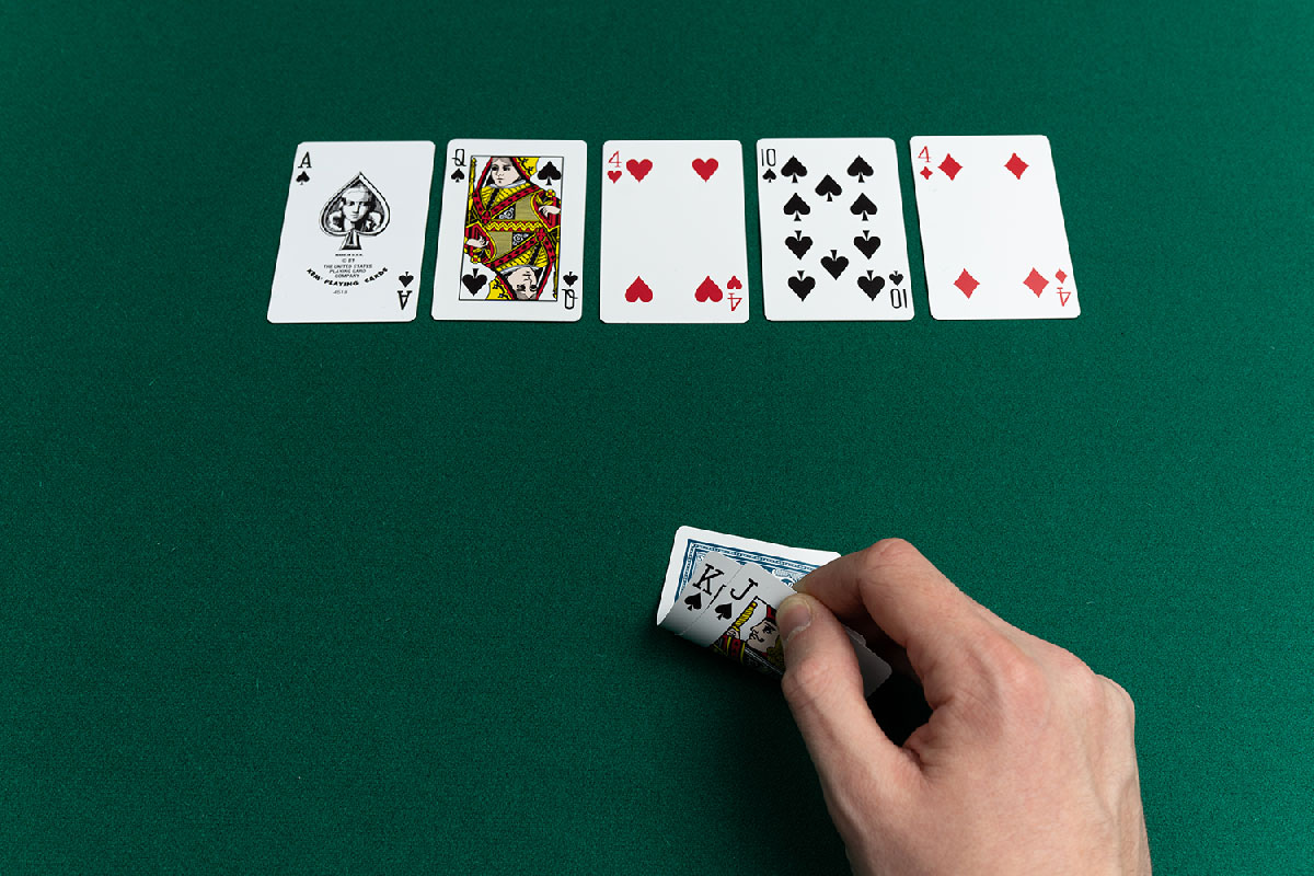 Xếp hạng các tay bài Poker và các tay bài Texas Hold'em tốt nhất - Upswing Poker