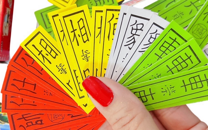 Luật chơi bài bốn chất và tích lũy kinh nghiệm từ các chuyên gia