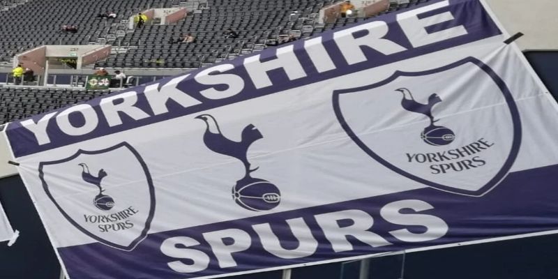 Người hâm mộ Tottenham được gọi là gì? Spurs, biệt danh của đội Gà Trống.