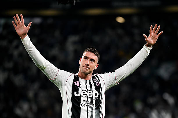 Dušan Vlahović - Sát Thủ Serbia Trên Hàng Công Hành Trình Chinh Phục Đỉnh Cao Bóng Đá