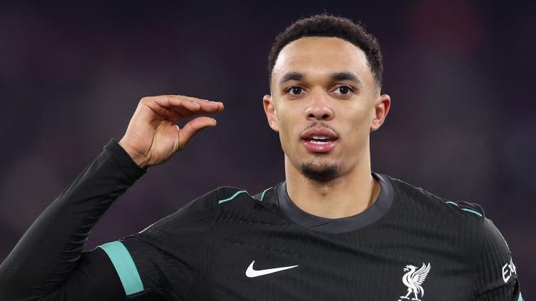 Trent Alexander-Arnold: Hậu vệ phải của Liverpool có nên gia nhập Real Madrid không? - BBC Sport