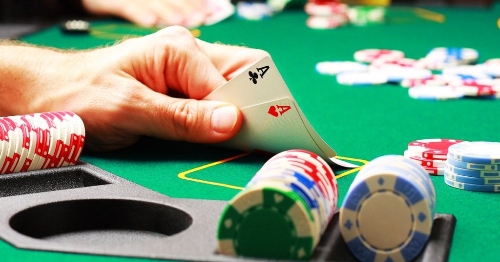 Implied Odds Trong Poker Là Gì? Hướng Dẫn Cách Tính Và Ứng Dụng Chi Tiết