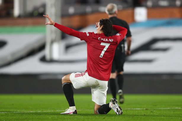 Lý giải màn ăn mừng có "1-0-2" của Edinson Cavani ở M.U