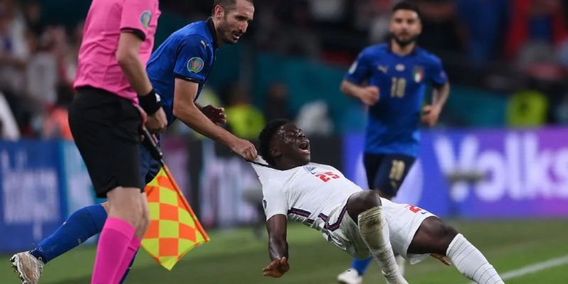 Những điều cần nhớ về luật rửa bài mà người chơi nên biết. Tẩy Thẻ - Chiến Thuật Đánh Đổi Cho Trận Đấu Then Chốt