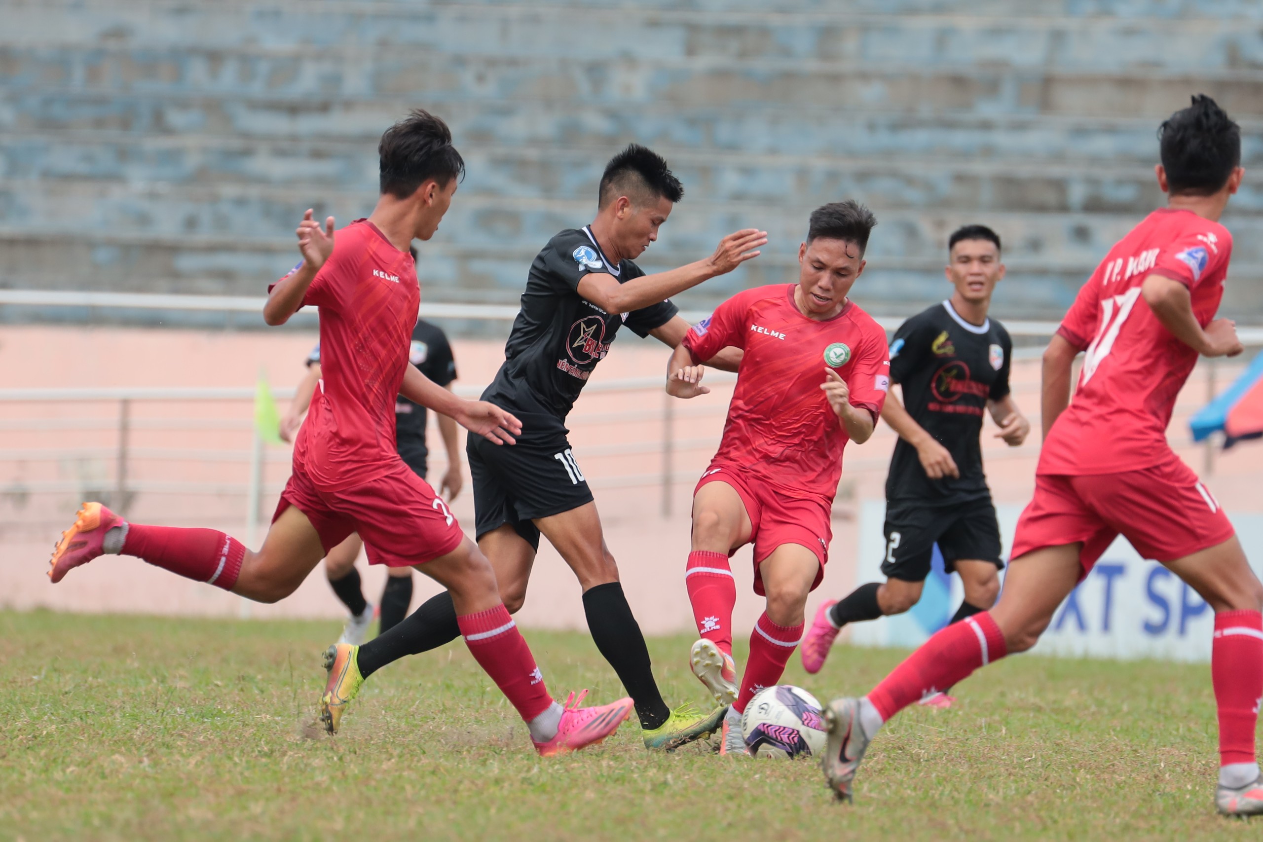 Giải bóng đá hạng Nhì quốc gia 2023: 14 đội tham dự - Báo Đồng Nai điện tử